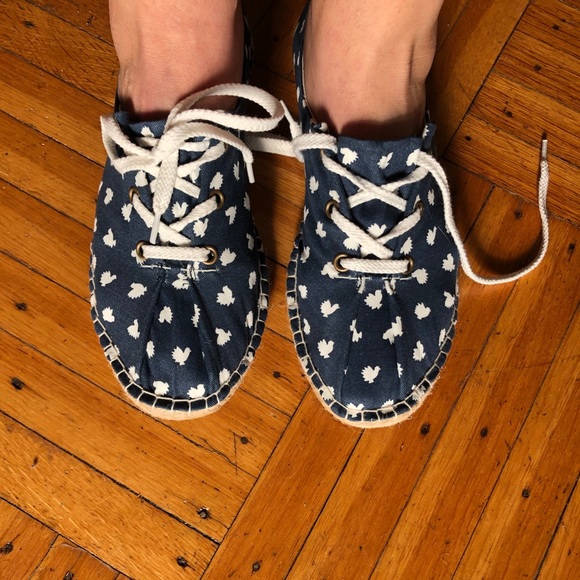 Loft • Classic Espadrille in Hen print - Picture 3 of 5